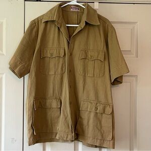 Men's Tan Short Sleeve Safari Styled Shirt/Jacket. Tan with 4 Pockets. Size L?